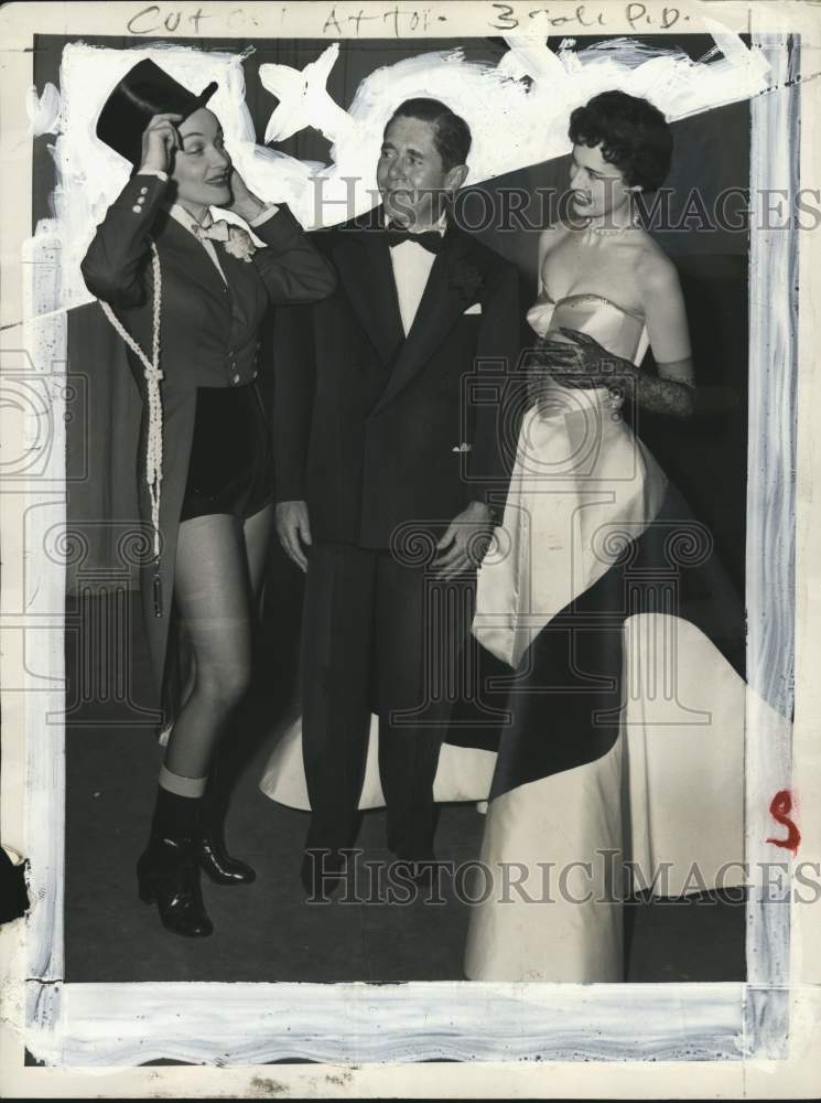 1953 Heiress Gloria Vanderbilt and others, "Big Top"-Historic Images