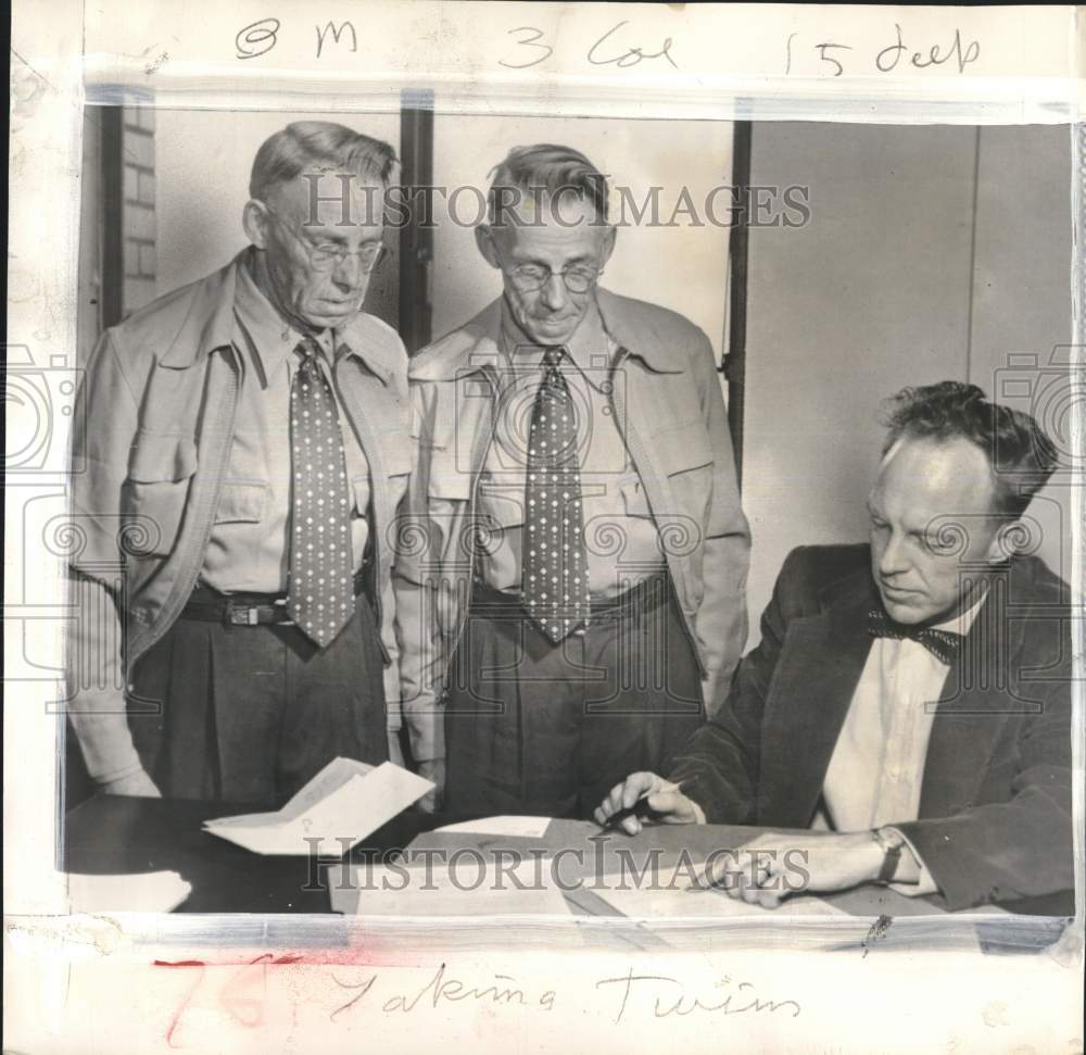 1953 Press Photo Twins Emmett F. &amp; Ernest N. Pierce with King Torgesen in WA - Historic Images