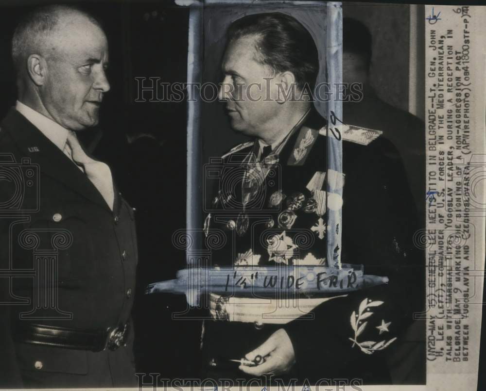 1946 Press Photo US military officer speaks to Yugoslavian dictator in Belgrade - Historic Images
