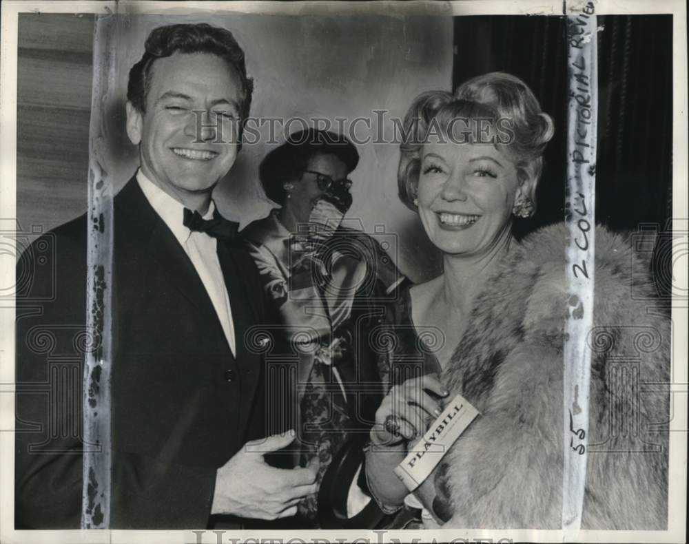 1960 Press Photo Actress Haila Stoddard & James Starbuck at Broadway performance- Historic Images
