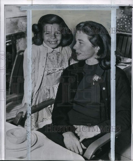 1957 Press Photo French model Bettina with Princess Yasmin in Geneva - pio19969 - Historic Images