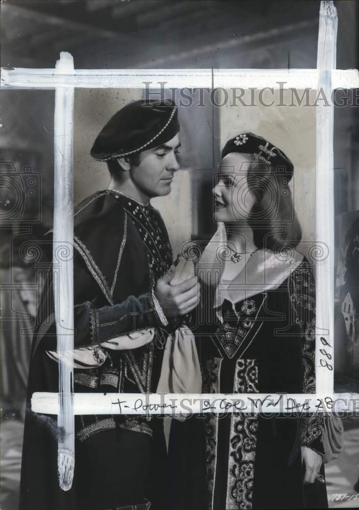 1949 Press Photo Actors Tyrone Power &amp; Wanda Hendrix in &quot;The Prince of Foxes&quot; - Historic Images