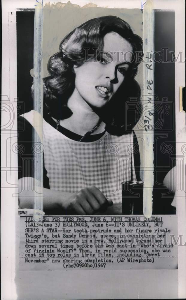 1967 Press Photo Actress Sandy Dennis stars in "Sweet November" - pio26704 - Historic Images