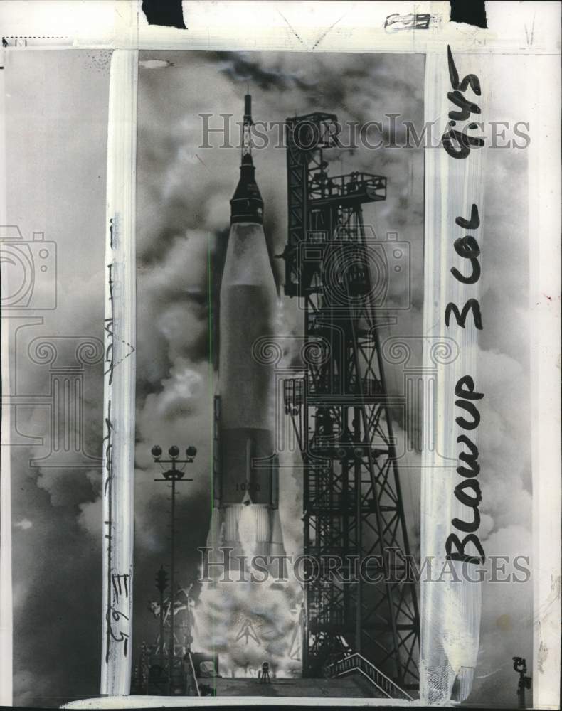 1962 Press Photo Space shuttle &quot;Atlas&quot; blasts off - pio32674 - Historic Images