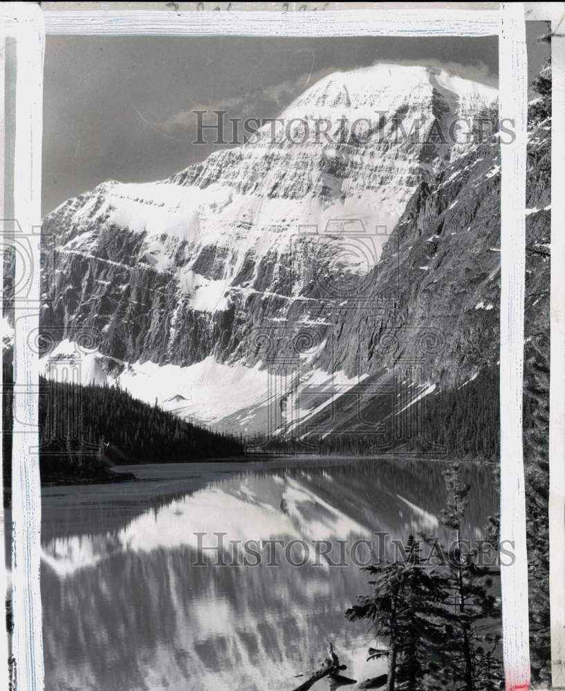 1959 Press Photo Mount Edith Cavell, in Jasper National Park, Alberta, Canada - Historic Images