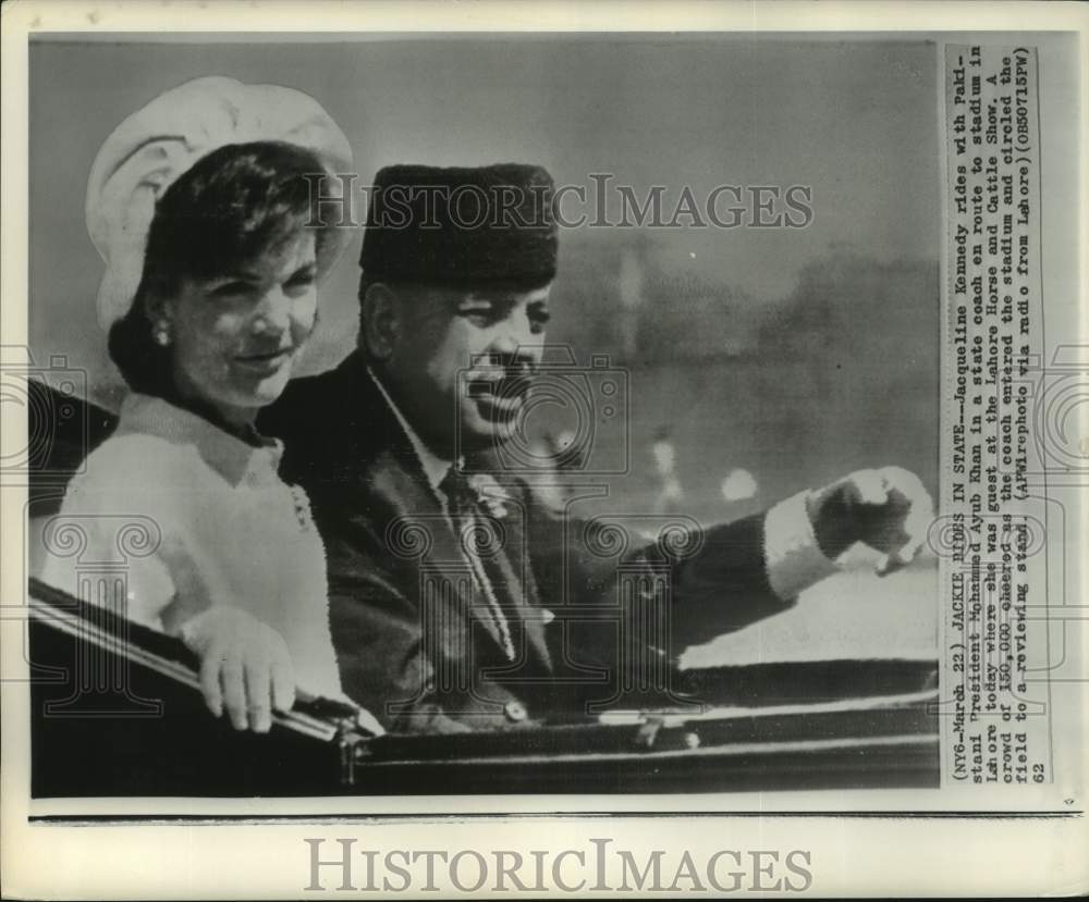 1962 Jacqueline Kennedy Rides With Pakistani President In Lahore-Historic Images