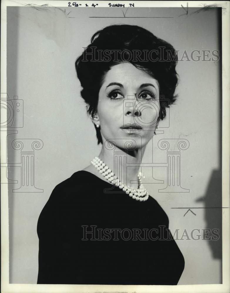 1966 Dany Wynter in "The F.B.I - The Defector - Part I"-Historic Images