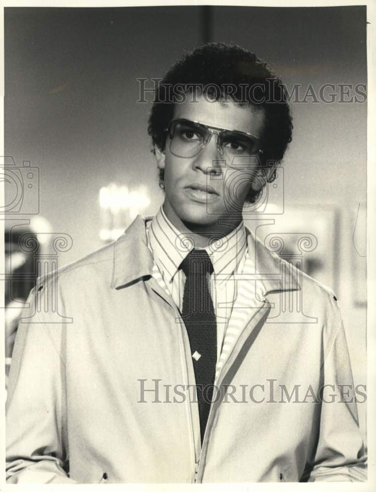 1983 Press Photo Actor Brian Mitchell on &quot;Trapper John, M.D.&quot; - pip13084 - Historic Images