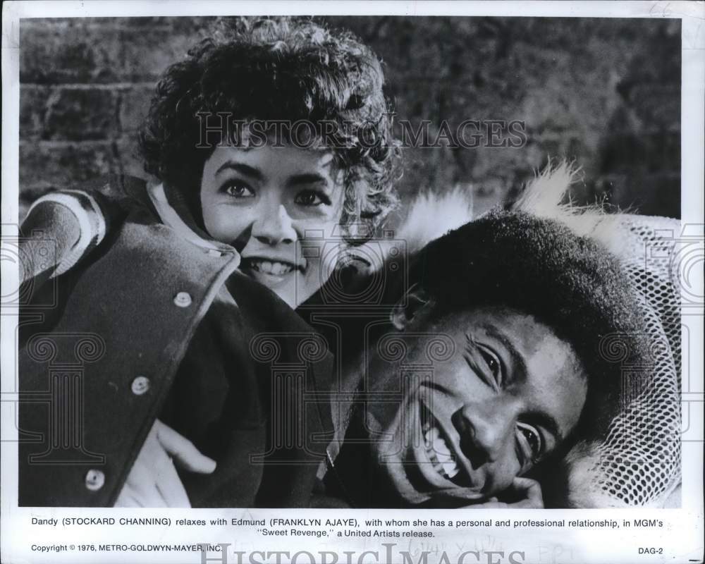 1976 Press Photo Stockard Channing and Franklyn Ajaye in &quot;Sweet Revenge.&quot;- Historic Images