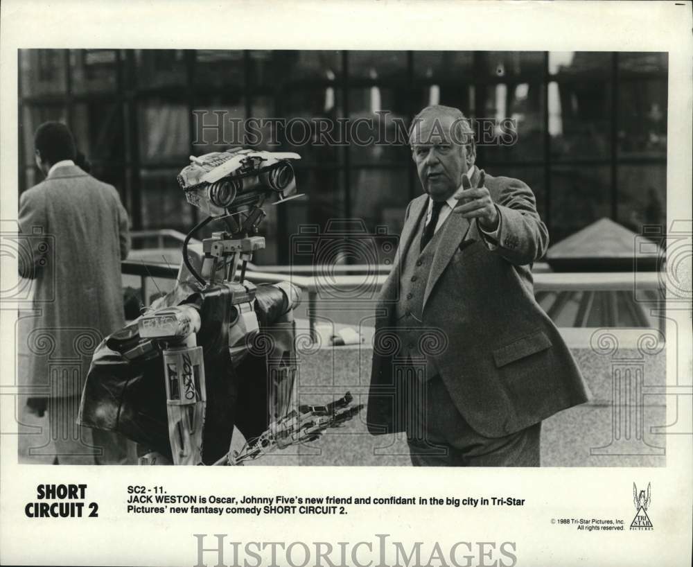 1988 Press Photo Actors Jack Weston, Tim Blaney in &quot;Short Circuit 2&quot; - pip25931 - Historic Images