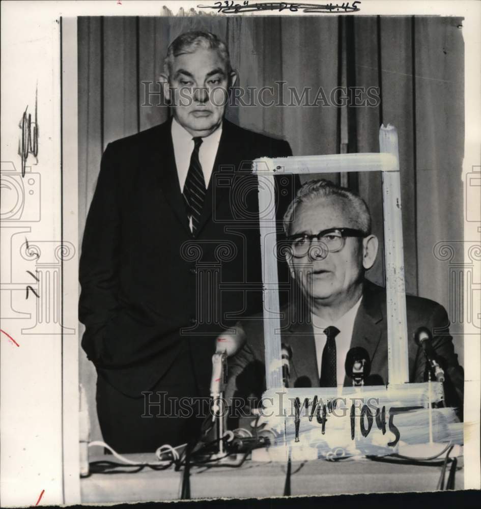 1971 Press Photo Southern Cal athletic director Jess Hill and Thomas Hamilton- Historic Images