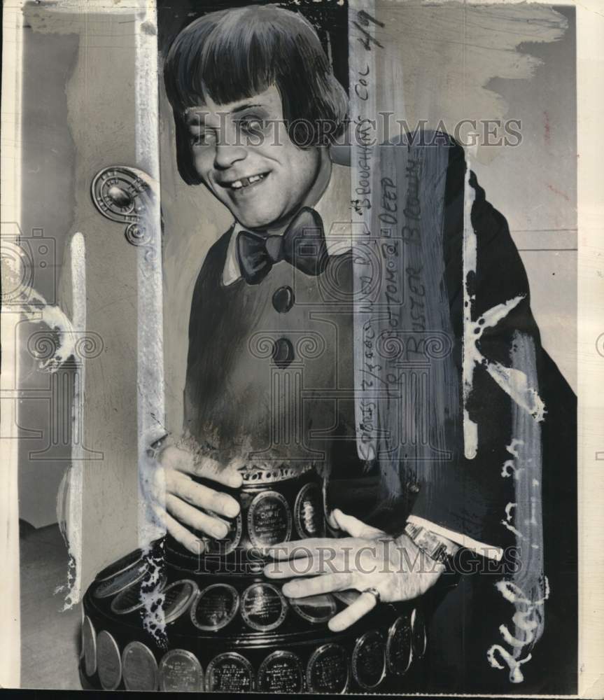 1956 Press Photo Boat racing driver Bill Muncey with the Gold Cup - pis00175- Historic Images