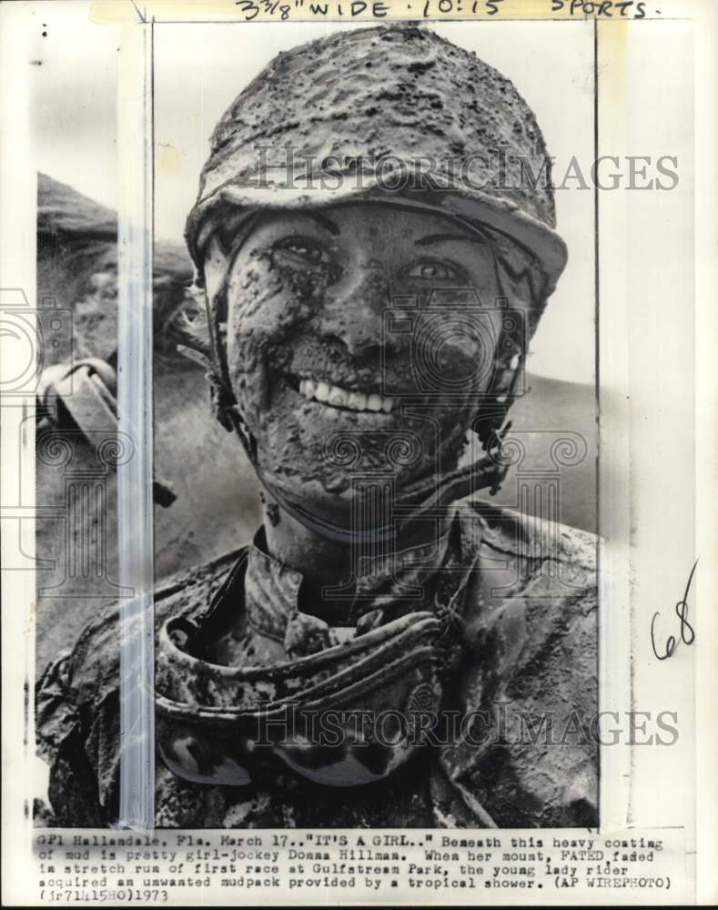 1973 Press Photo Gulfstream Park horse racing jockey Donna Hill covered in mud - Historic Images