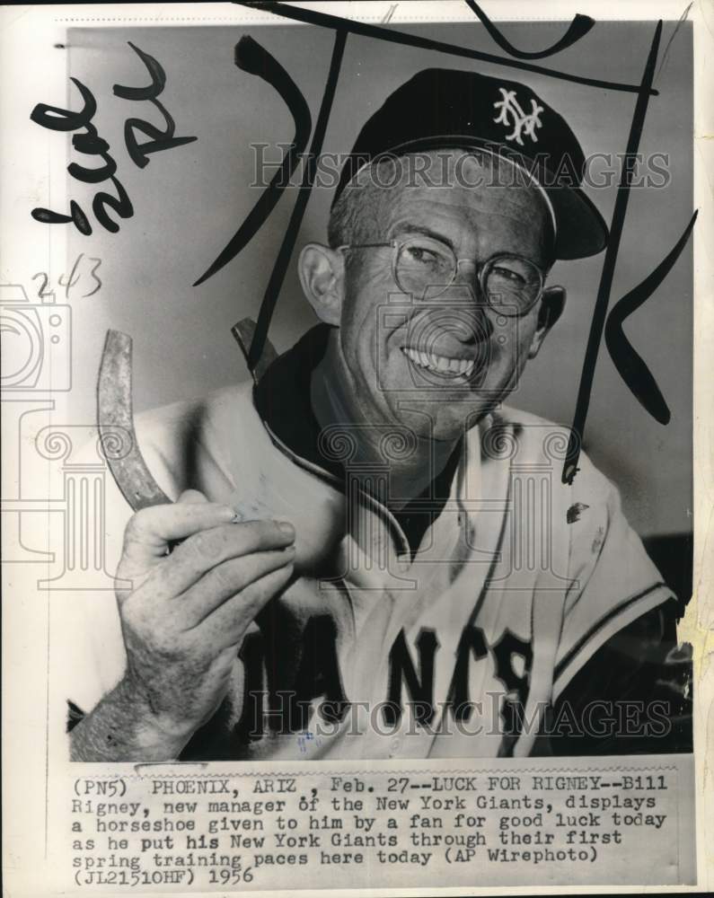 1956 Press Photo New York Giants baseball manager Bill Rigney in Phoen ...