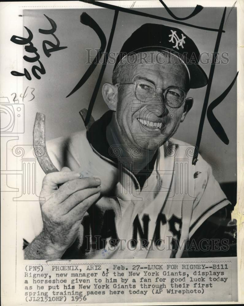 1956 Press Photo New York Giants baseball manager Bill Rigney in Phoenix - Historic Images