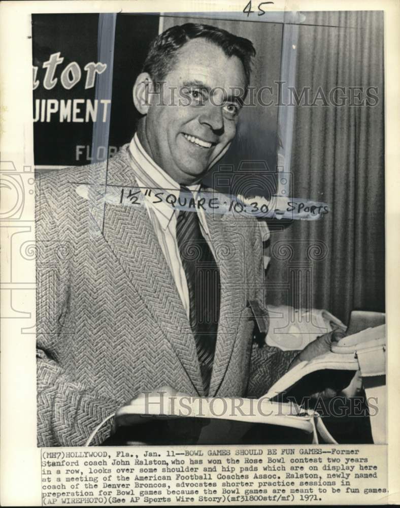 1971 Press Photo Denver Broncos football coach John Ralston - pis00451- Historic Images