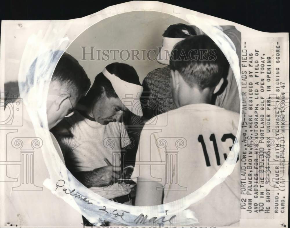 1947 Press Photo Golfer John Palmer Surrounded By Autograph Seekers In Portland - Historic Images