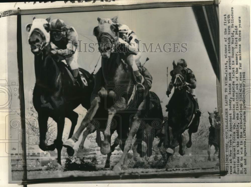 1961 Press Photo Manuel Yeaza &amp; horse &quot;Islet&quot; win race at New York&#39;s Aqueduct - Historic Images