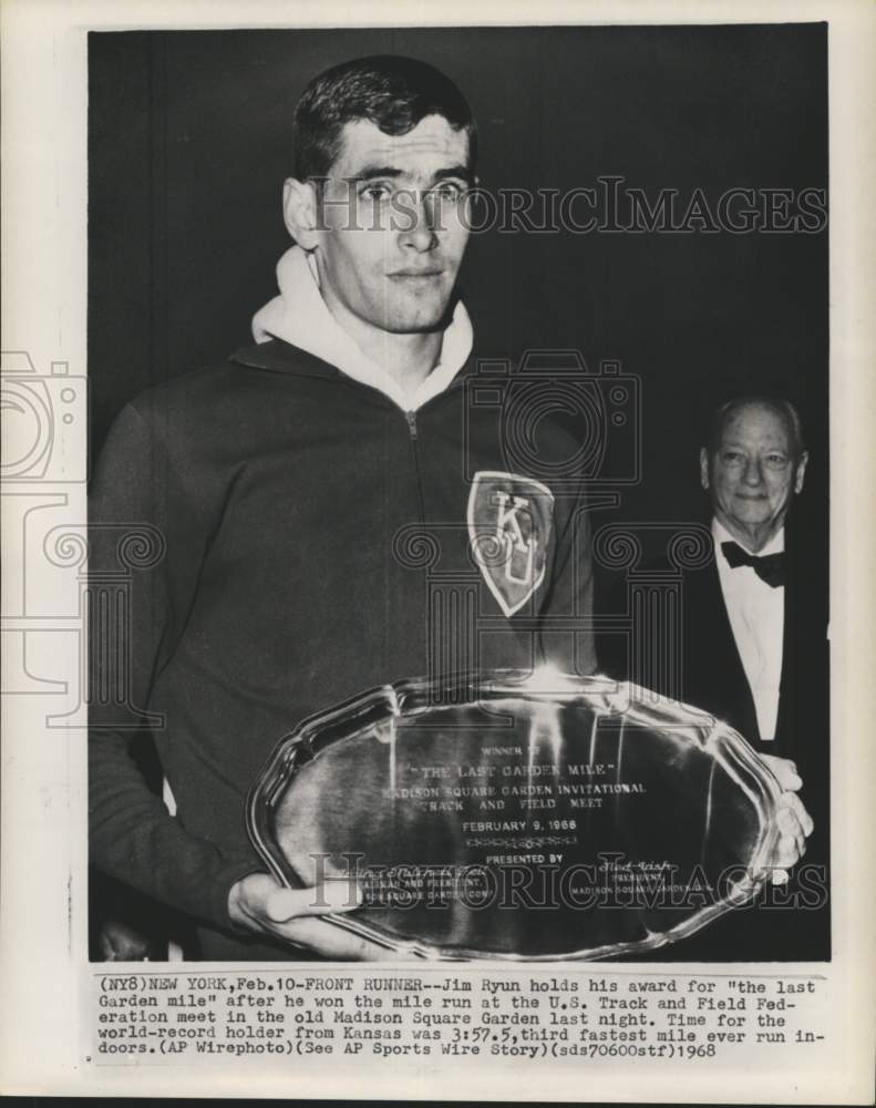 1968 Press Photo Jim Ryun wins "the last Garden mile" award, Track & Field, NY - Historic Images