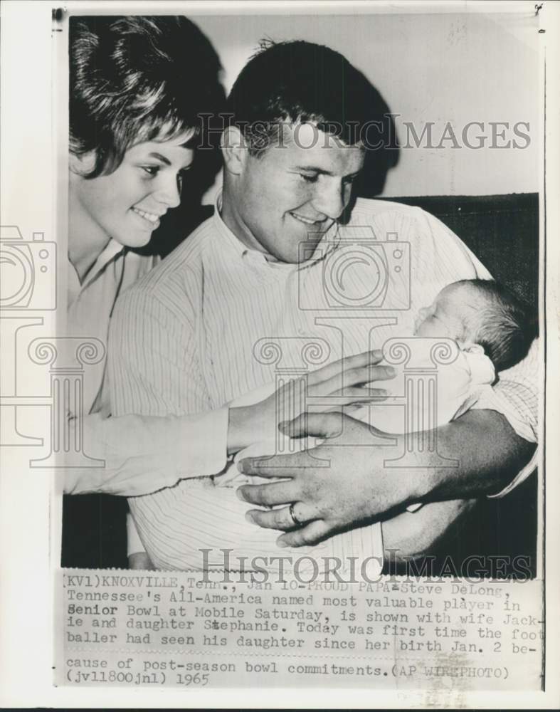 1965 Football's Steve Delong, wife Jackie & daughter Stephanie, TN-Historic Images