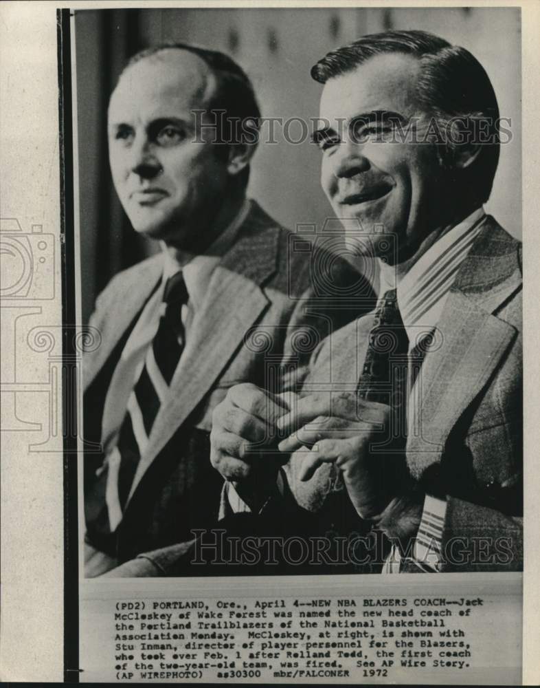 1972 Press Photo Trailblazers&#39; basketball coach Jack McCloskey &amp; Stu Inman, OR - Historic Images