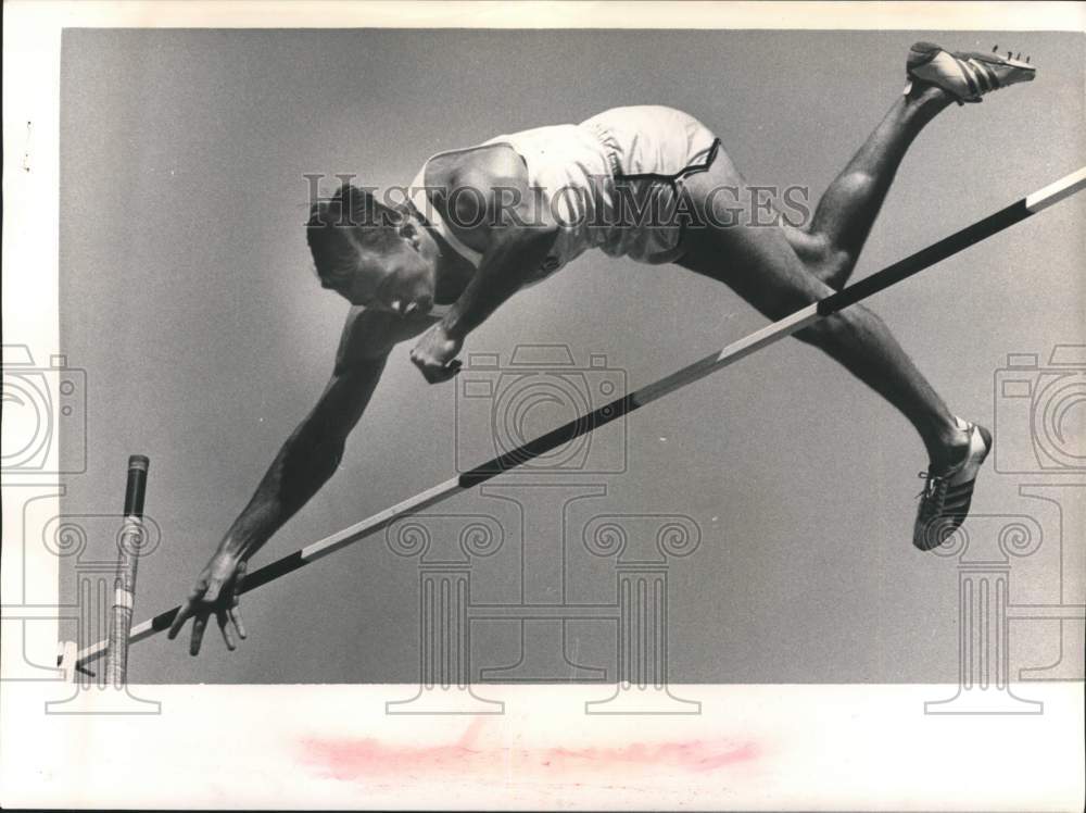 1963 Press Photo Pole Vaulter John Pennel, Track &amp; Field - pis02655 - Historic Images