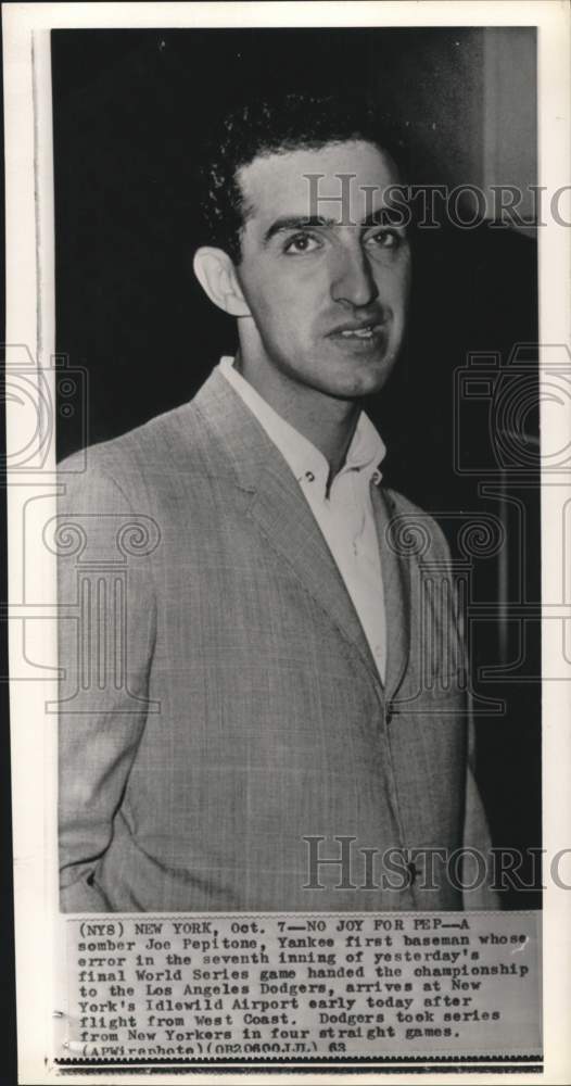 1963 Press Photo Yankees' baseball player Joe Pepitone, Idlewild Airport, NY - Historic Images