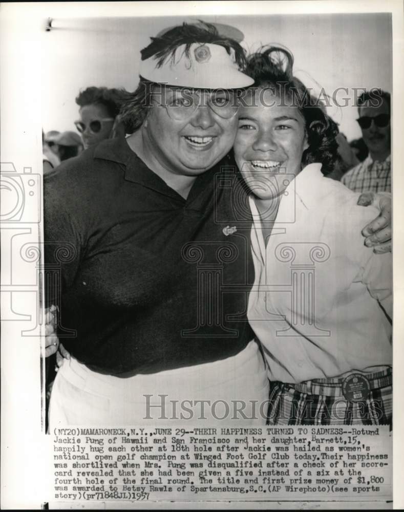 1957 Press Photo Golfer Jackie Pung &amp; daughter, women&#39;s national open, New York - Historic Images