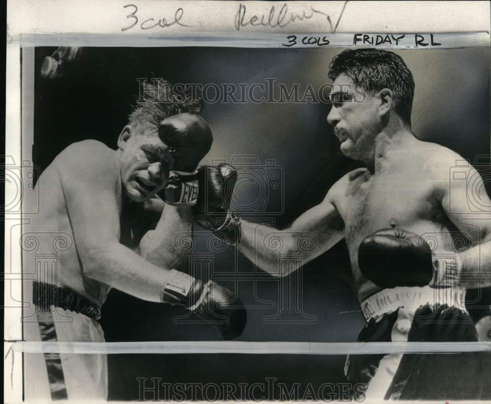 1951 Press Photo Boxers Joey Maxim hits Irish Bob Murphy with right punch- Historic Images