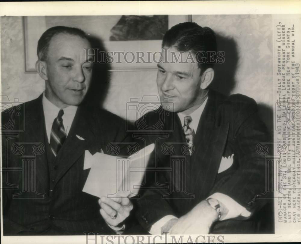 1943 Press Photo Baseball managers Billy Southworth &amp; Mel Ott chatting, New York- Historic Images