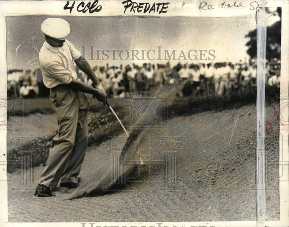 1975 Press Photo Golfer Dick Mayer escapes sand trap, National Open - pis03861- Historic Images