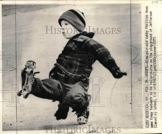 1973 Press Photo Young Bobby Phillips rollerskates, Henderson, Kentucky - Historic Images