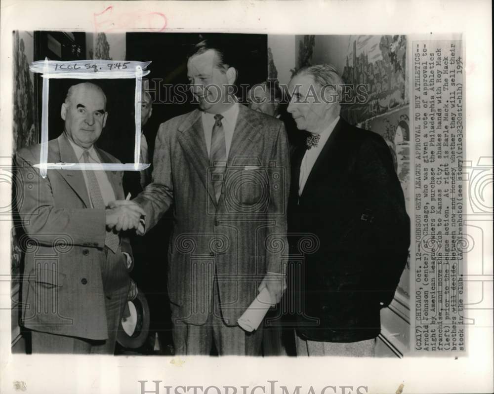 1954 Press Photo Athletics&#39; owner Earle &amp; Roy Mack, Arnold Johnson, Baseball, IL - Historic Images