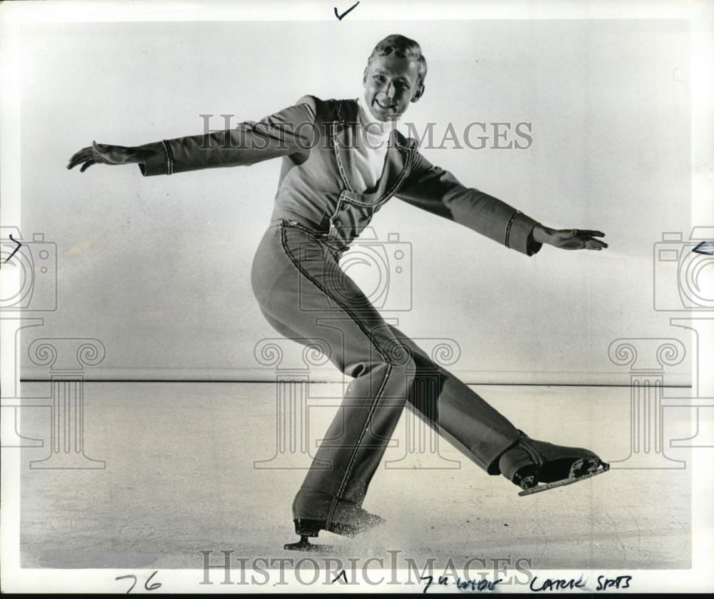 1968 Press Photo Skater Wolfgang Schwarz performs Olympic routine in Ice Capades- Historic Images