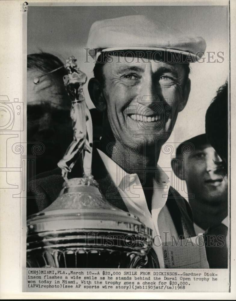1968 Press Photo Golfer Gardner Dickinson wins Doral Open trophy, Miami, Florida - Historic Images