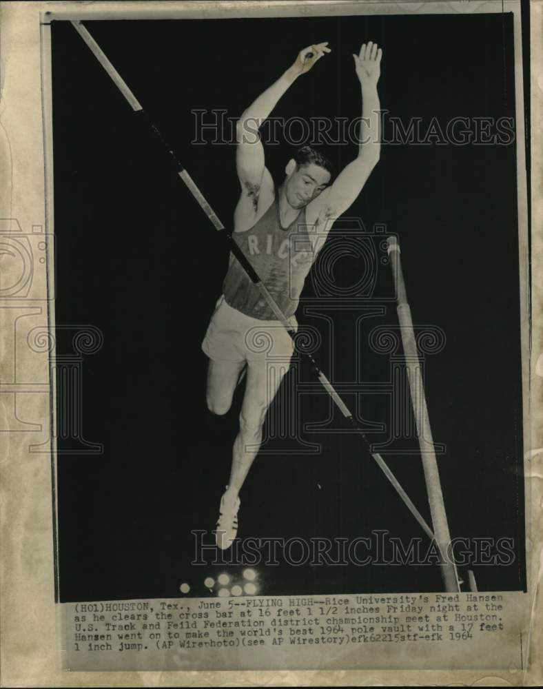 1964 Press Photo University pole vaulter Fred Hansen Houston track meet, Texas- Historic Images