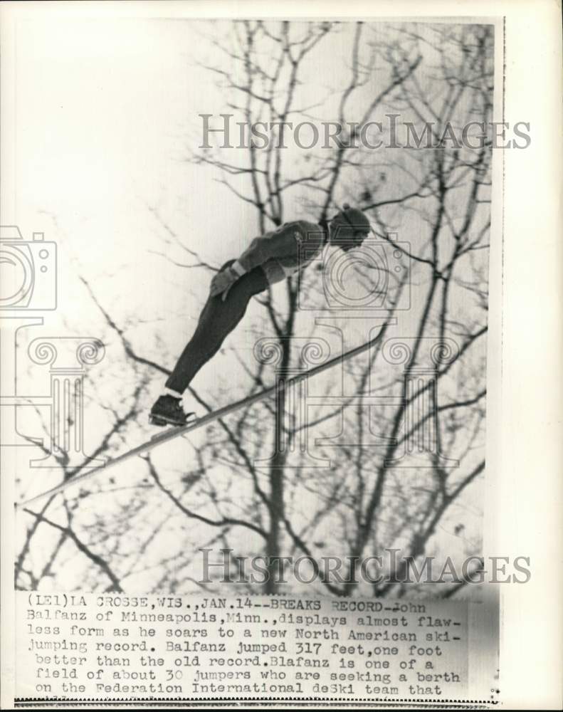 1952 Press Photo Skier John Balfanz sets ski-jumping record, La Crosse, WI- Historic Images