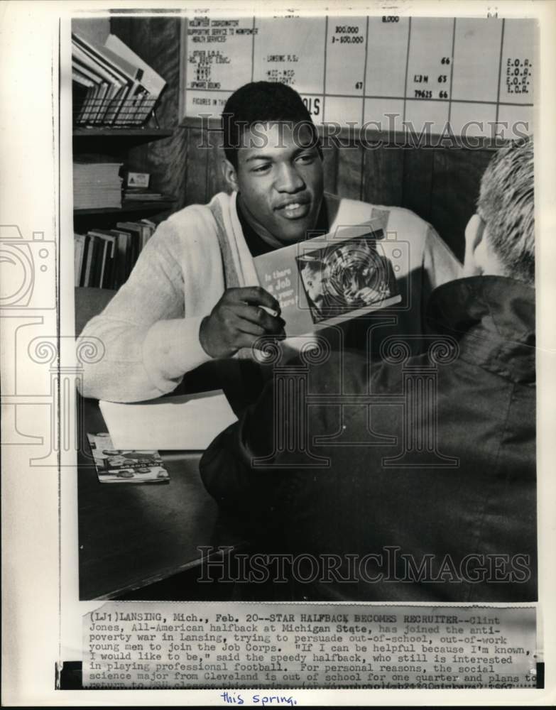 Press Photo Football player Clint Jones recruits young men to join Job Corps, MI - Historic Images