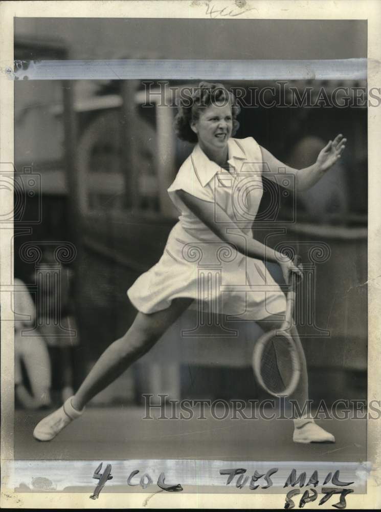 1942 Press Photo Tennis player Margaret Osborne during match, San Francisco- Historic Images