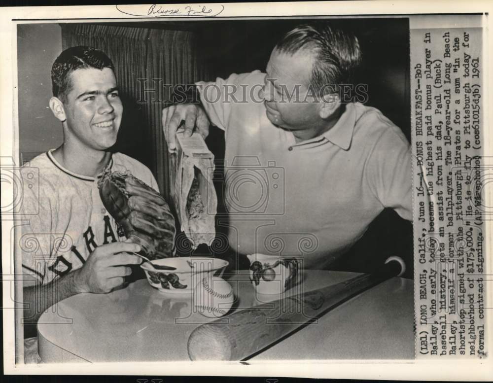 1961 Press Photo Pirates baseball player Bob Bailey with father Paul, California - Historic Images