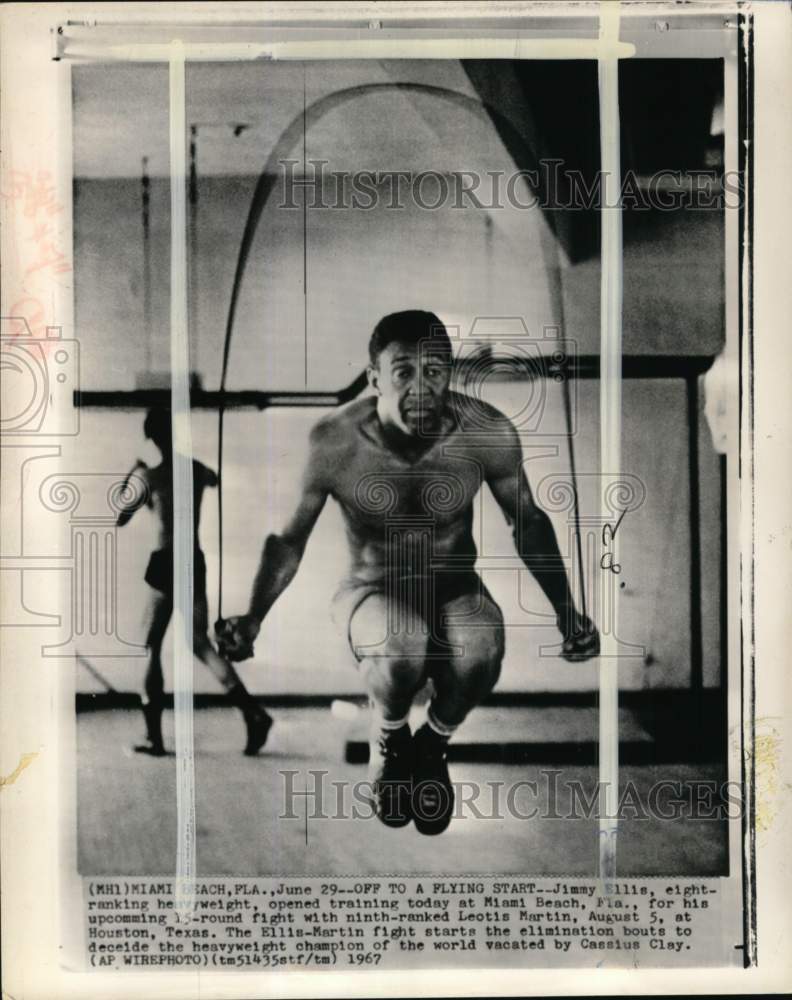 1967 Press Photo Boxer Jimmy Ellis at training, Miami Beach, Florida - pis05876- Historic Images