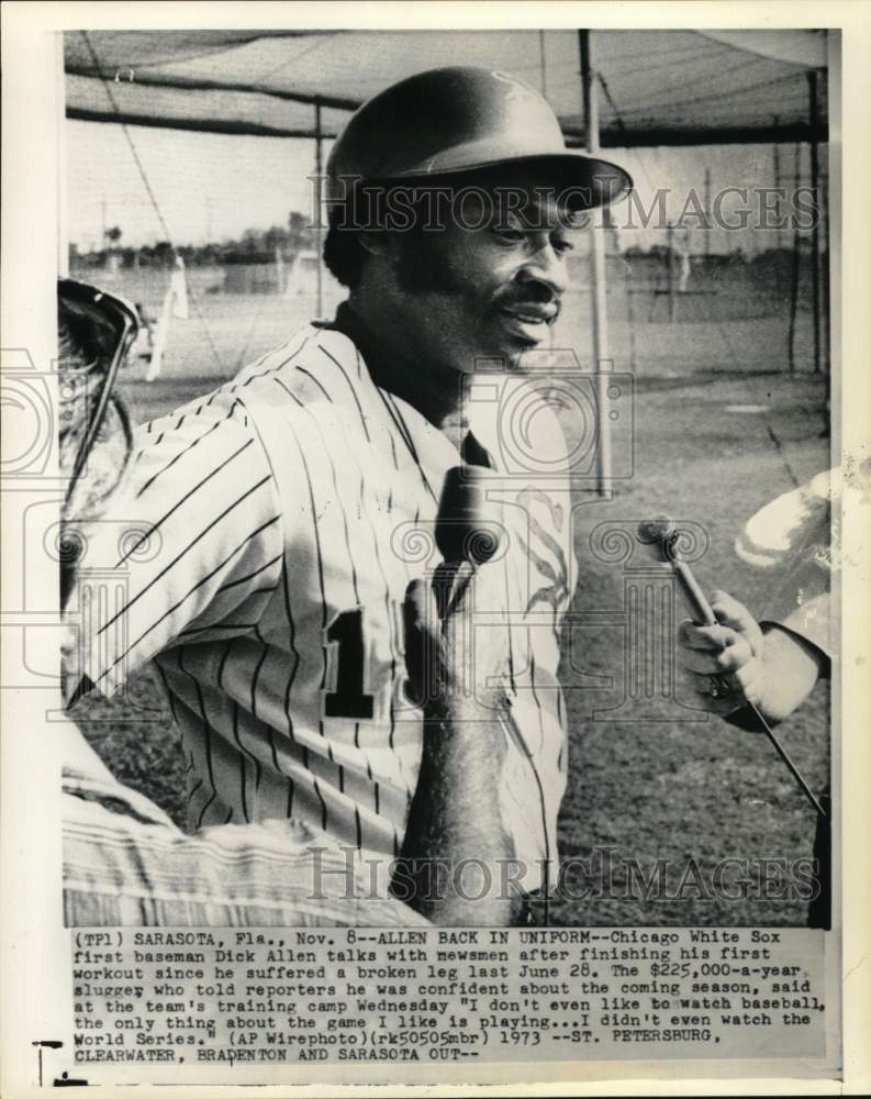 1973 Press Photo White Sox&#39;s baseball player Dick Allen talks with newsmen, FL- Historic Images