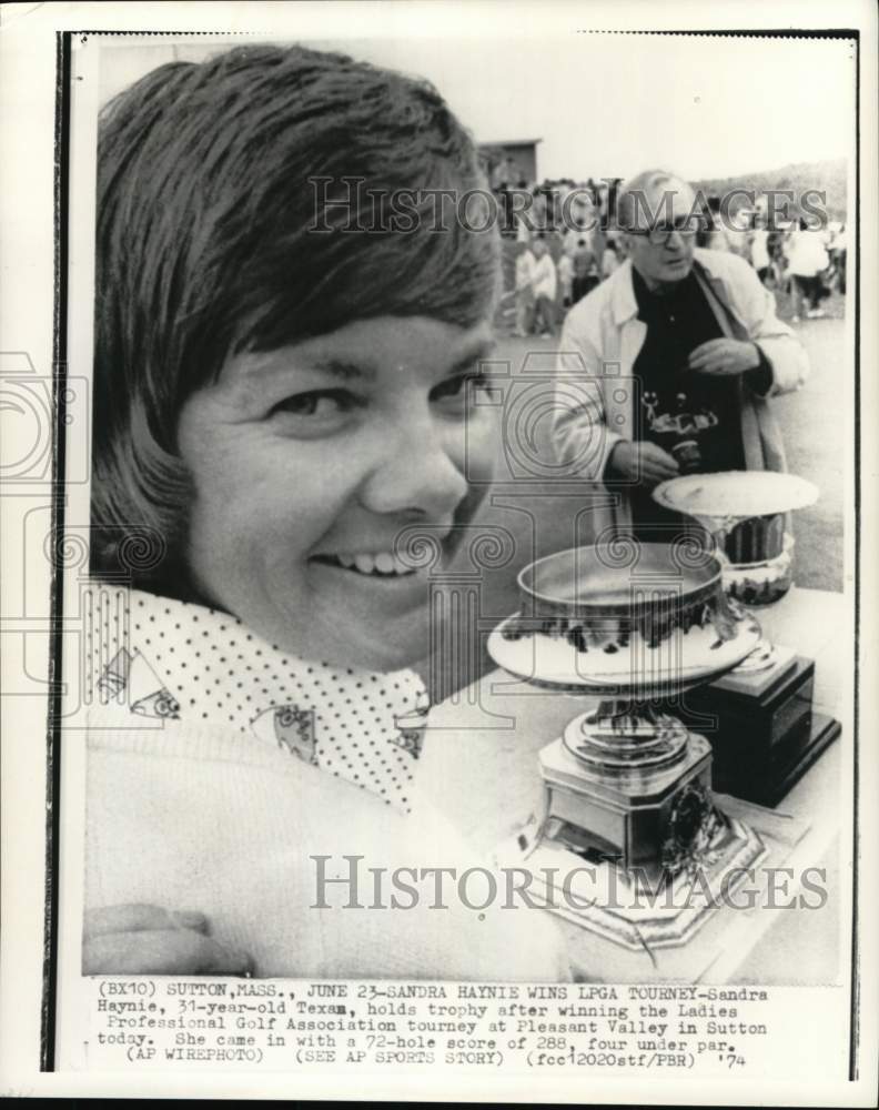 1974 Press Photo Golfer Sandra Haynie wins Ladies PGA Tournament, Sutton - Historic Images