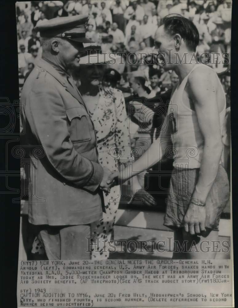 1943 Press Photo General H.H. Arnold &amp; Gunder Haegg, Triborough Stadium, NY- Historic Images