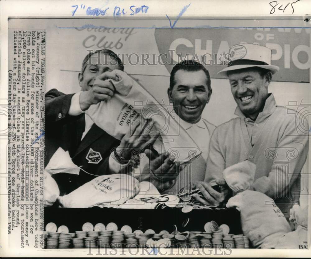 1968 Press Photo Golfers Don January, Julius Boros &amp; official, Las Vegas, Nevada- Historic Images