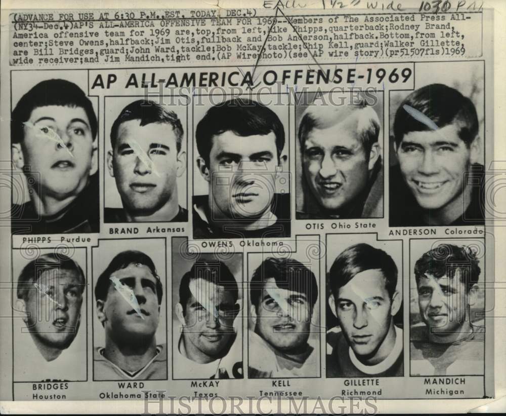 1969 Press Photo Members of The Associated Press All-America offensive team- Historic Images