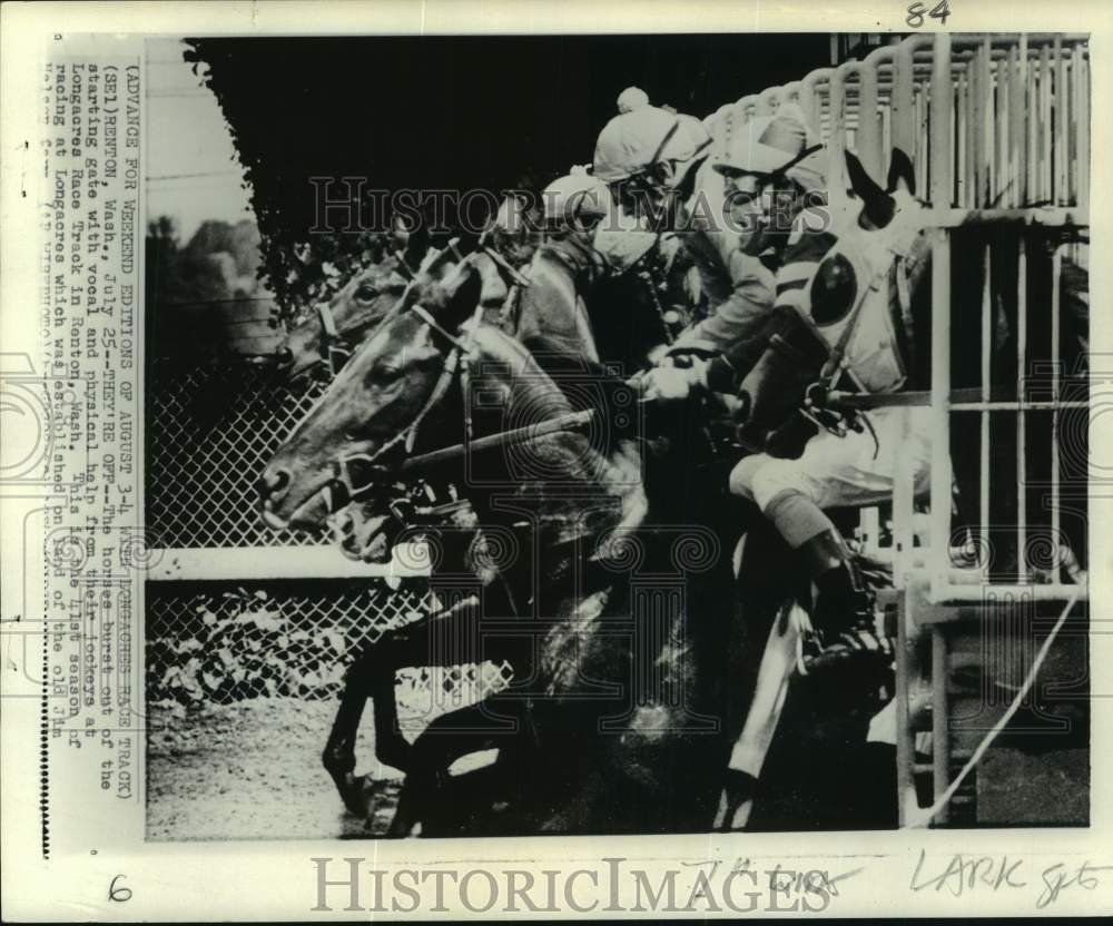 1974 Press Photo Jockeys &amp; racehorses start at Longacres Race Track, Renton, WA- Historic Images