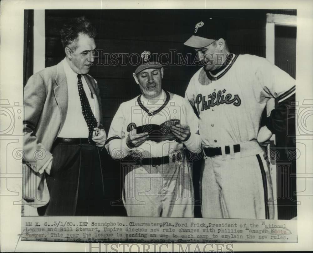 1950 Press Photo National League President chats with umpire, team manager, FL - Historic Images