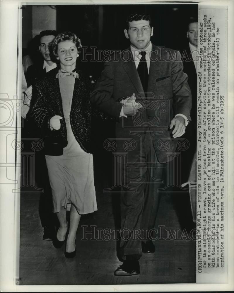 1955 Press Photo Boxer Joey Giardello &amp; wife, Philadelphia - pis08321 - Historic Images