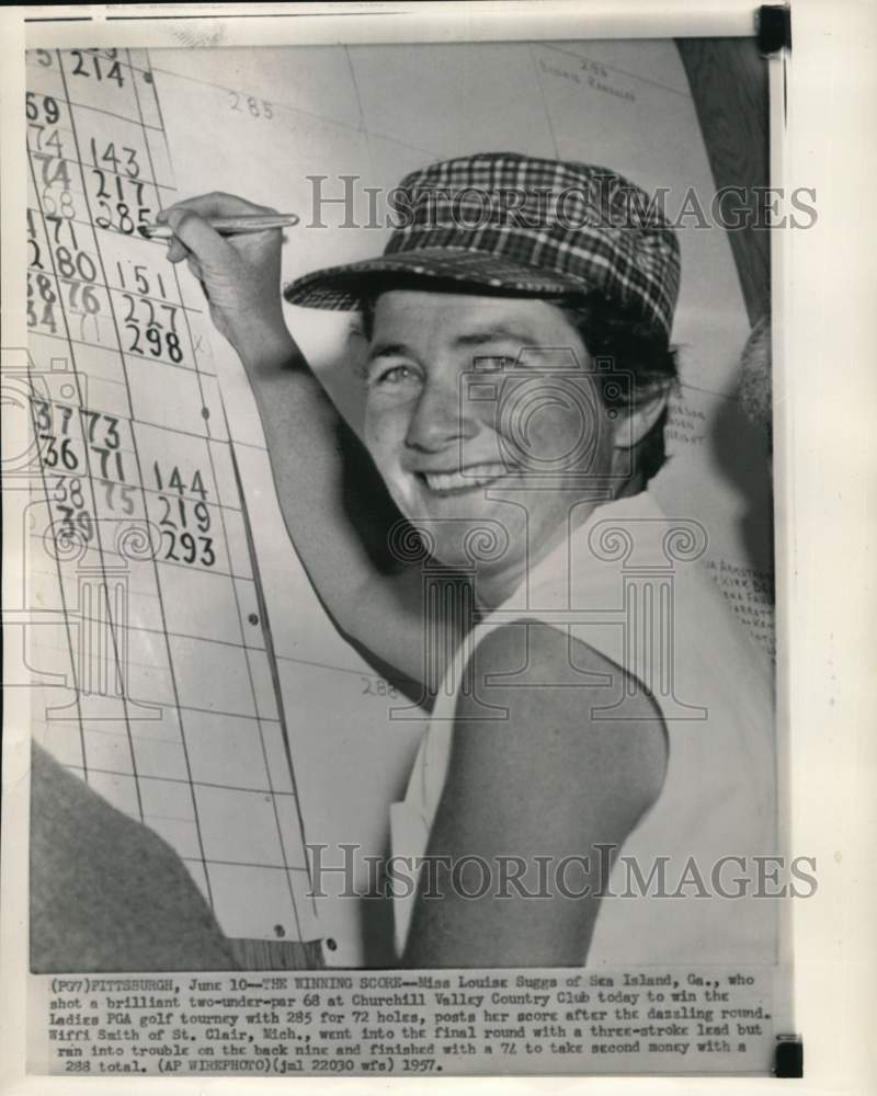 1957 Press Photo Georgia&#39;s Louise Suggs Records Winning Golf Score At Pittsburgh - Historic Images